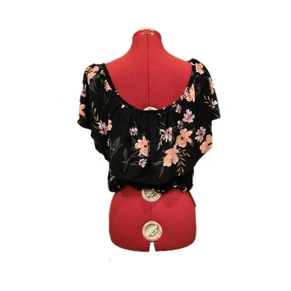Torrid, Size 1X, Black Floral Crop Blouse - Picture 7 of 14